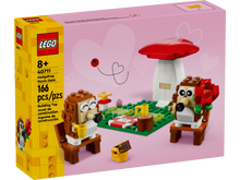 LEGO®: Hedgehog Picnic Date (40711)
